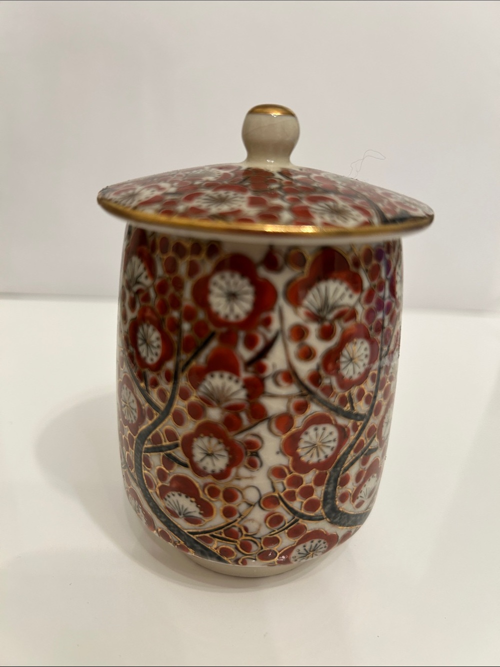 Vintage Japanese Kutani Ware porcelain Lidded Teacup with Gold Trim